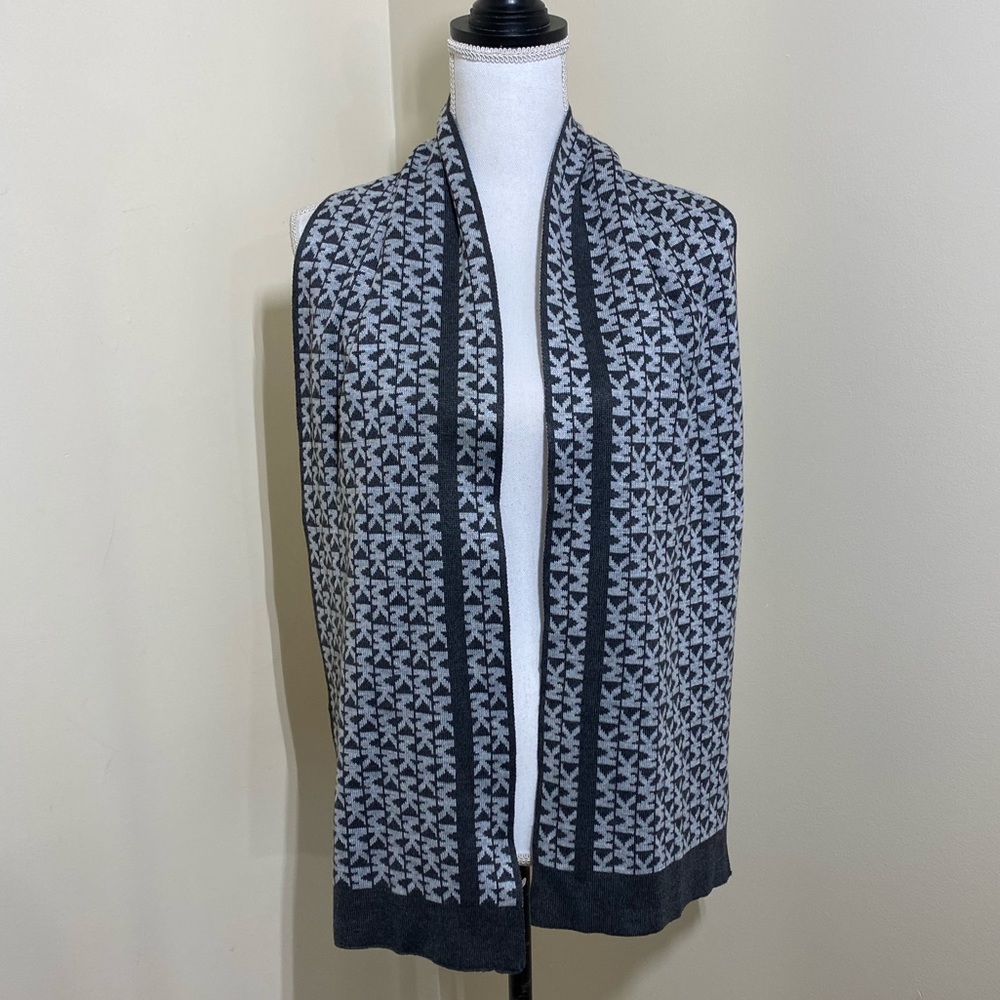 NWOT Michael Kors || Woman’s doble side scarf 🧣